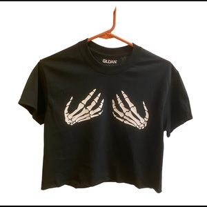 Awesome Halloween crop top!! HANDSY skeleton!